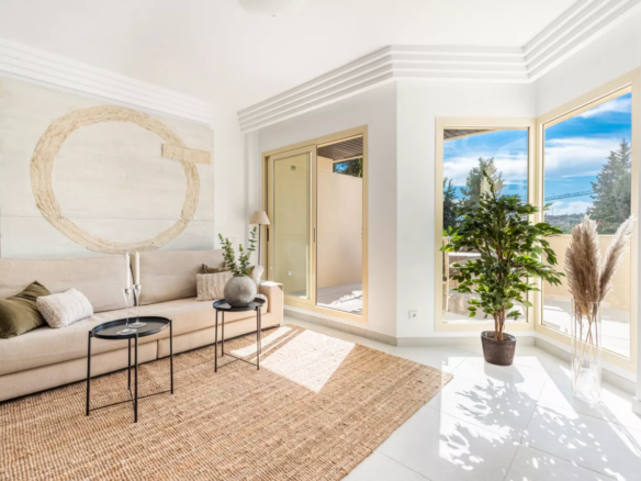 Nueva Andalucia – 2B Penthouse – Central – Key ready