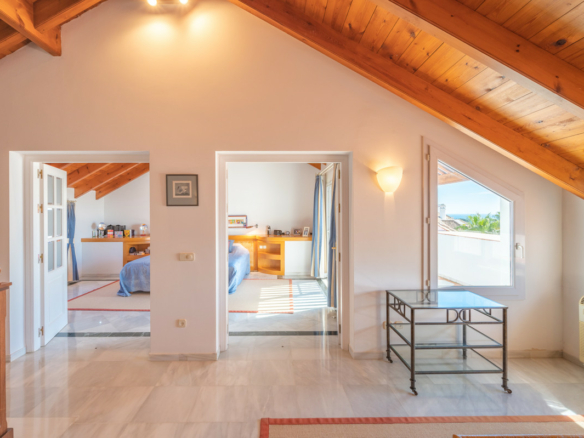Golden Mile – 4B Penthouse – Sea views -Gated