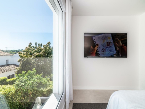 Reserved – Nueva Andalucia –  Nice 3B Townhouse – Central