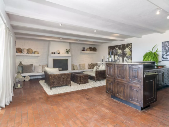 Nueva Andalucia – 4B Hilltop Villa – West Facing
