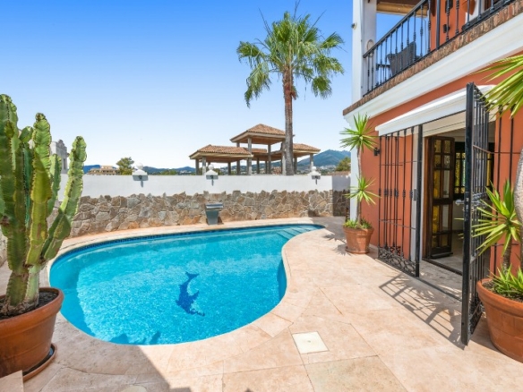 Nueva Andalucia – 3B Corner Townhouse  – West facing