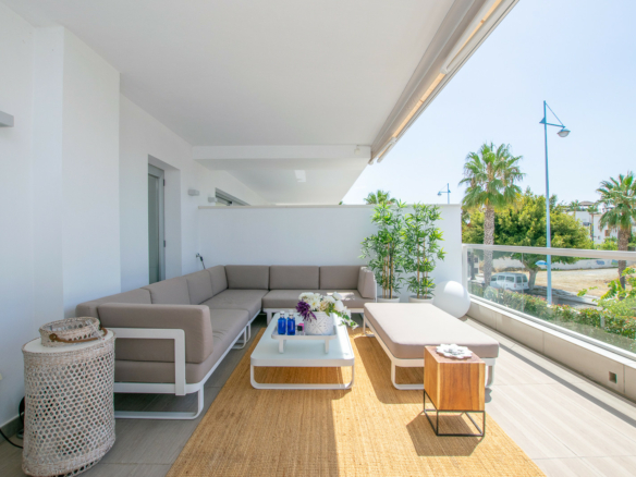 San Pedro -3B Apartment – Central -South facing