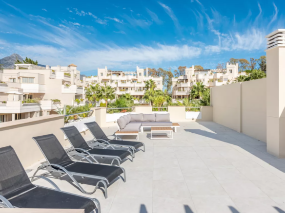 Nueva Andalucia – 2B Penthouse – Central – Key ready