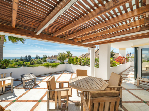 Golden Mile – 4B Penthouse – Sea views -Gated