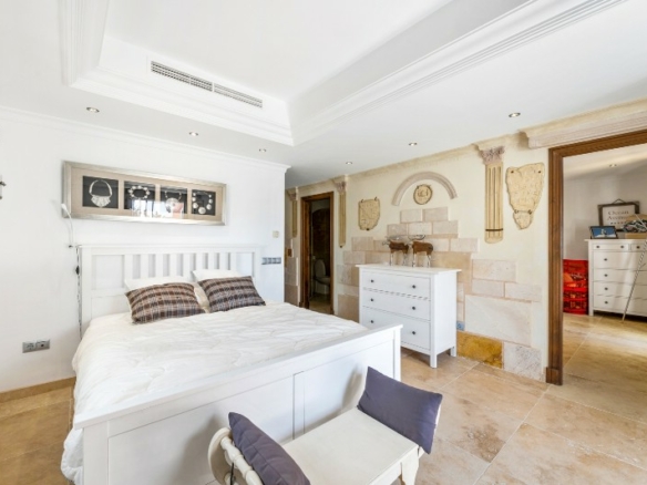 Nueva Andalucia – 3B Corner Townhouse  – West facing