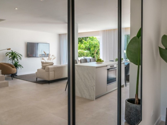 Reserved – Nueva Andalucia –  Nice 3B Townhouse – Central