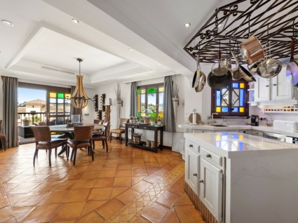 Nueva Andalucia – 3B Corner Townhouse  – West facing