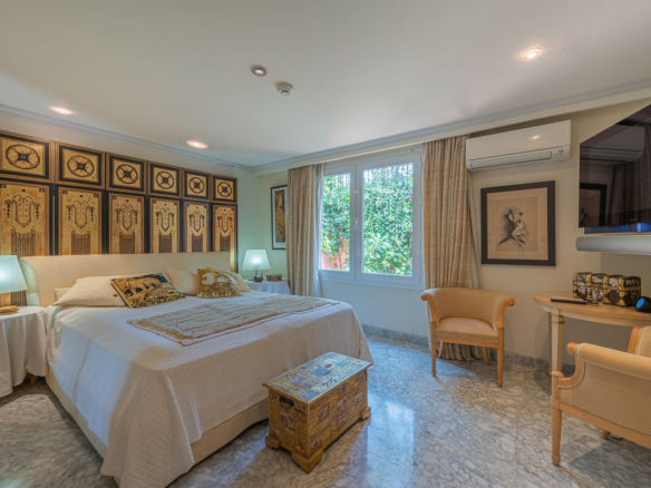 Golden Mile – Villa to Reform – Sea Views