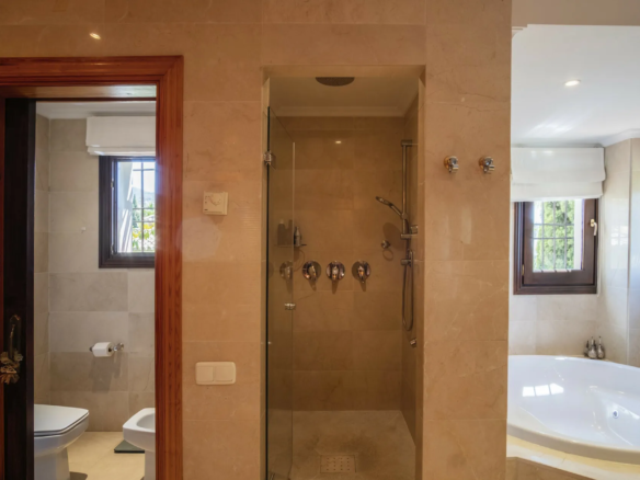 Sierra Blanca – Luxury Villa – Sea Views -3493m2 Plot