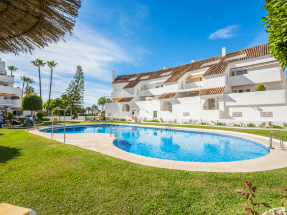 Nueva Andalucia – Reformed 3B Penthouse – Sea Views