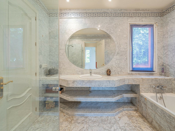 Golden Mile – Villa to Reform – Sea Views
