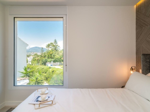 Reserved – Nueva Andalucia –  Nice 3B Townhouse – Central