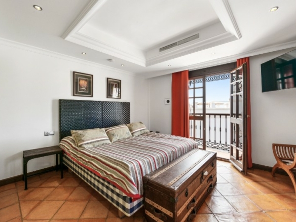 Nueva Andalucia – 3B Corner Townhouse  – West facing