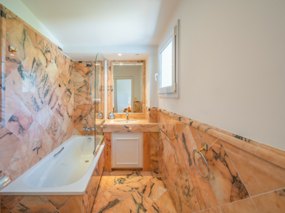 Golden Mile – 4B Penthouse – Sea views -Gated