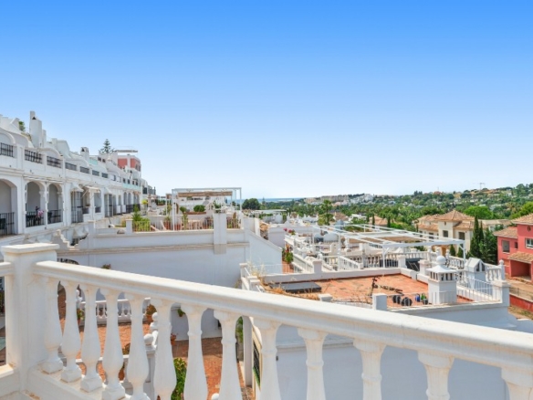 Nueva Andalucia – 3B Corner Townhouse  – West facing