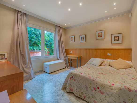 Golden Mile – Villa to Reform – Sea Views