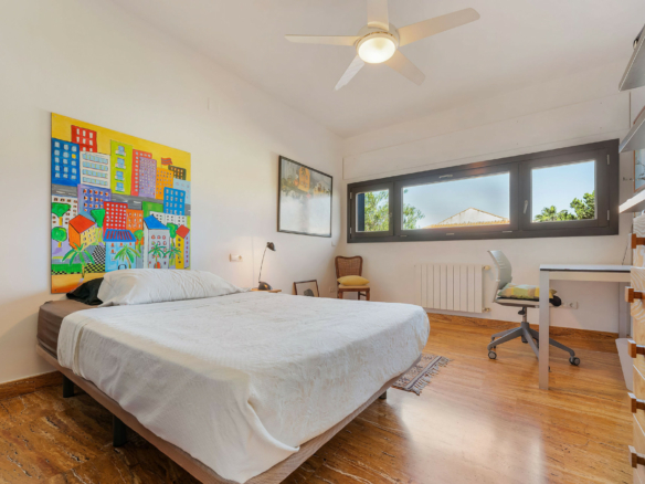 Nueva Andalucia  – 4B Modern villa – Central