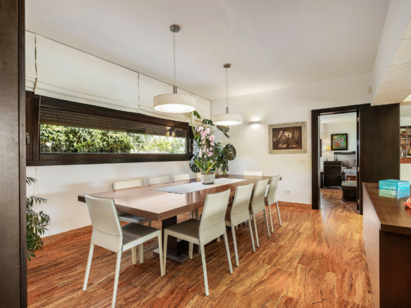 Nueva Andalucia  – 4B Modern villa – Central