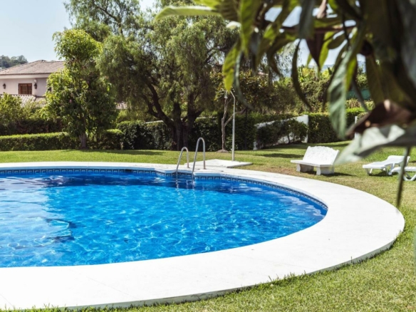 Reserved – Nueva Andalucia –  Nice 3B Townhouse – Central