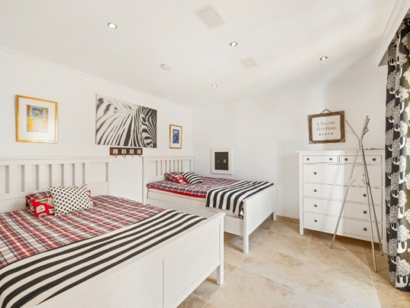 Nueva Andalucia – 3B Corner Townhouse  – West facing