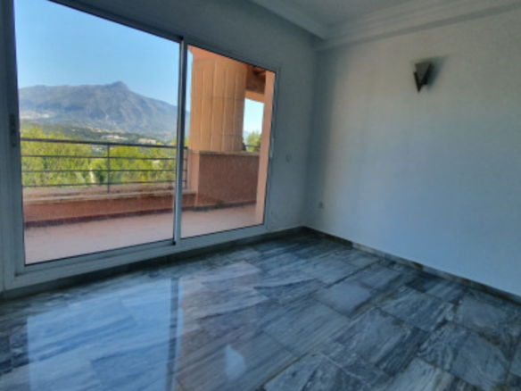 Nueva Andalucia – 4B Apartments – Golf  & Sea Views