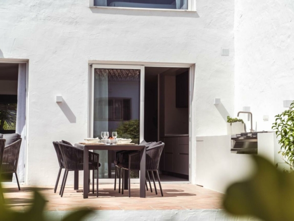 Reserved – Nueva Andalucia –  Nice 3B Townhouse – Central