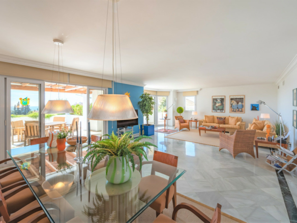 Golden Mile – 4B Penthouse – Sea views -Gated
