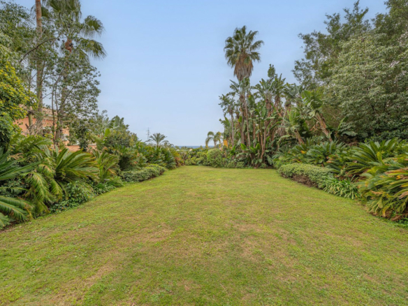 Golden Mile – Villa to Reform – Sea Views