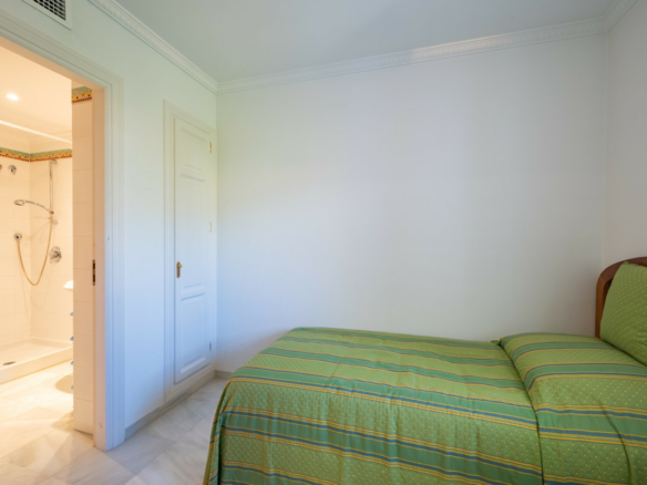 Golden Mile – 4B Penthouse – Sea views -Gated