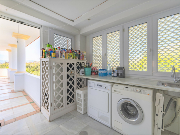 Golden Mile – 4B Penthouse – Sea views -Gated