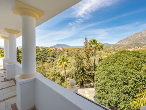 Golden Mile – 4B Penthouse – Sea views -Gated
