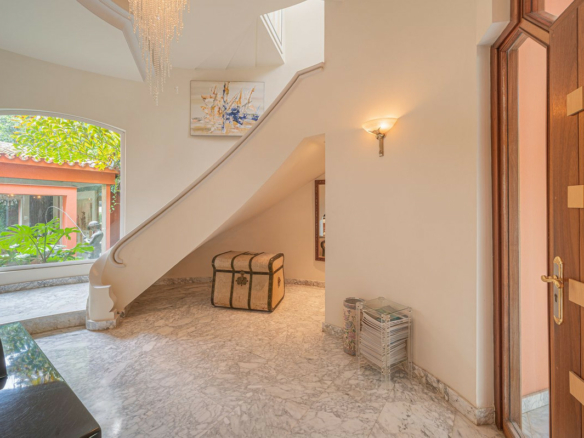 Golden Mile – Villa to Reform – Sea Views