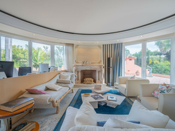 Golden Mile – Villa to Reform – Sea Views
