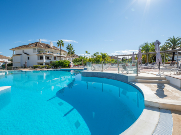 Golden Mile – 4B Penthouse – Sea views -Gated