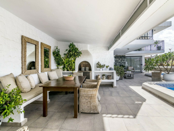 Nueva Andalucia – 4B Hilltop Villa – West Facing