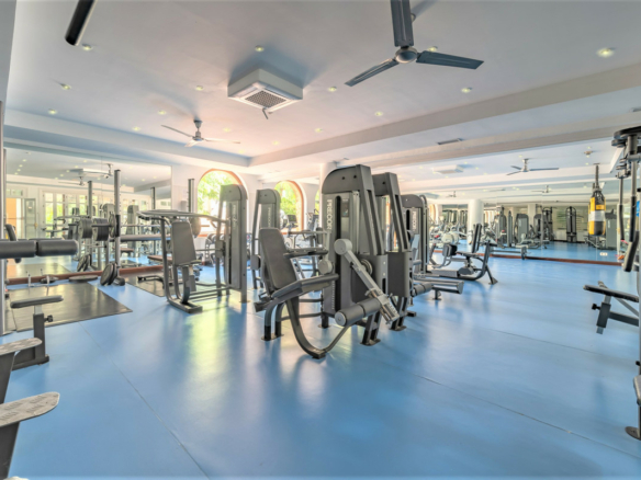 Golden Mile – 4B Penthouse – Sea views -Gated