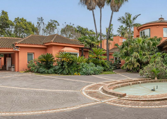 Golden Mile – Villa to Reform – Sea Views