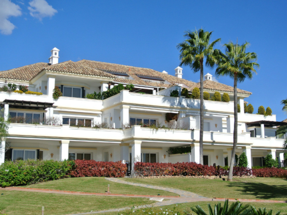 Golden Mile – 4B Penthouse – Sea views -Gated