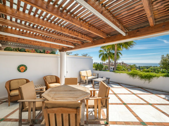 Golden Mile – 4B Penthouse – Sea views -Gated