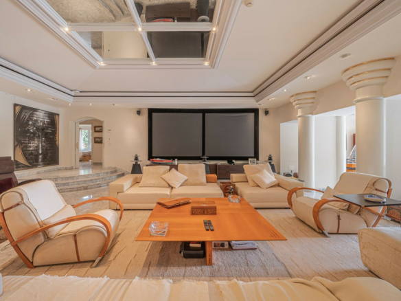 Golden Mile – Villa to Reform – Sea Views