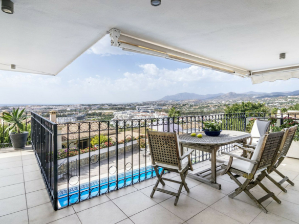 Nueva Andalucia – 4B Hilltop Villa – West Facing