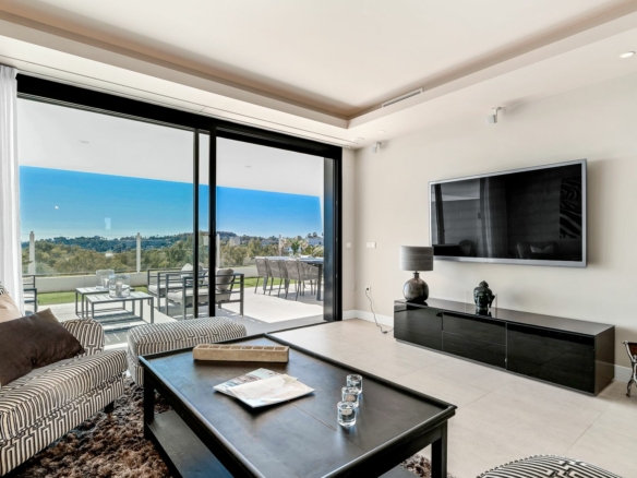 Nueva Andalucia – 3B Garden Apt.  – Seaviews