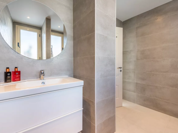 Nueva Andalucia – 2B Penthouse – Central – Key ready