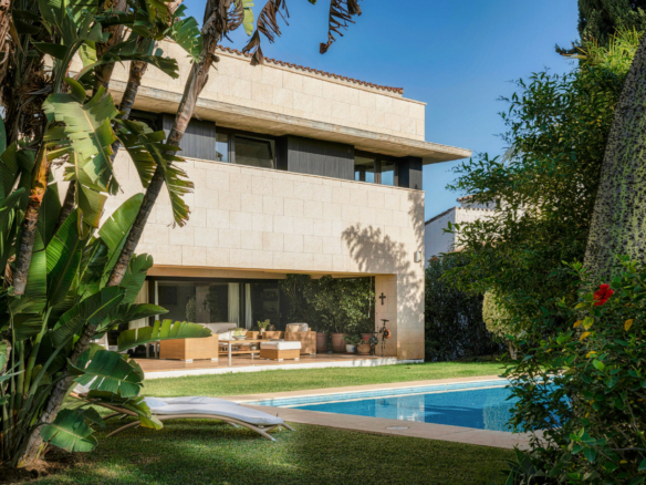 Nueva Andalucia  – 4B Modern villa – Central