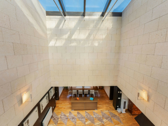 Nueva Andalucia  – 4B Modern villa – Central