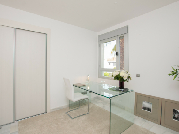 San Pedro -3B Apartment – Central -South facing