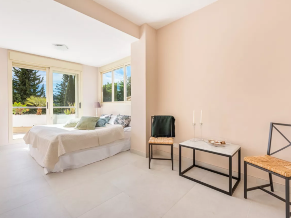 Nueva Andalucia – 2B Penthouse – Central – Key ready