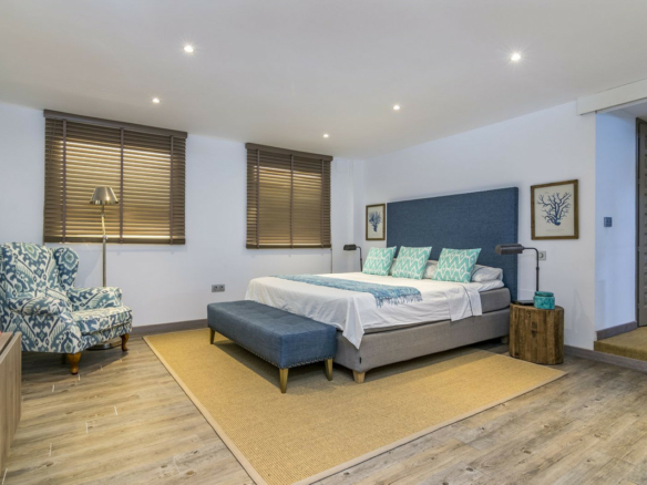 Nueva Andalucia – 4B Hilltop Villa – West Facing