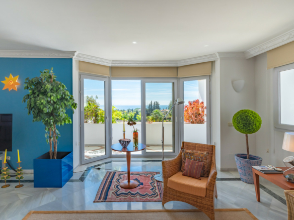 Golden Mile – 4B Penthouse – Sea views -Gated