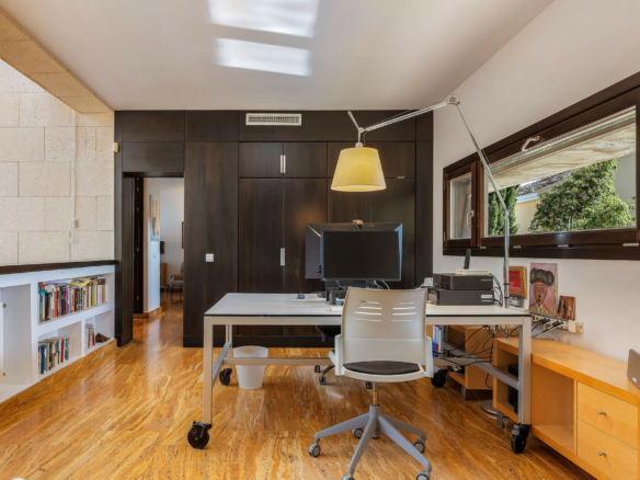 Nueva Andalucia  – 4B Modern villa – Central